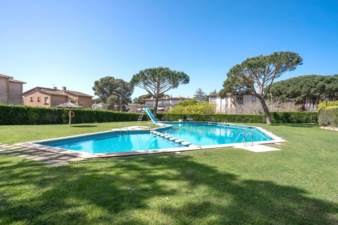Bonita Casa Adosada Con Jardin Privado Y Piscina Comunitaria カレリャ・デ・パラフルジェリ エクステリア 写真