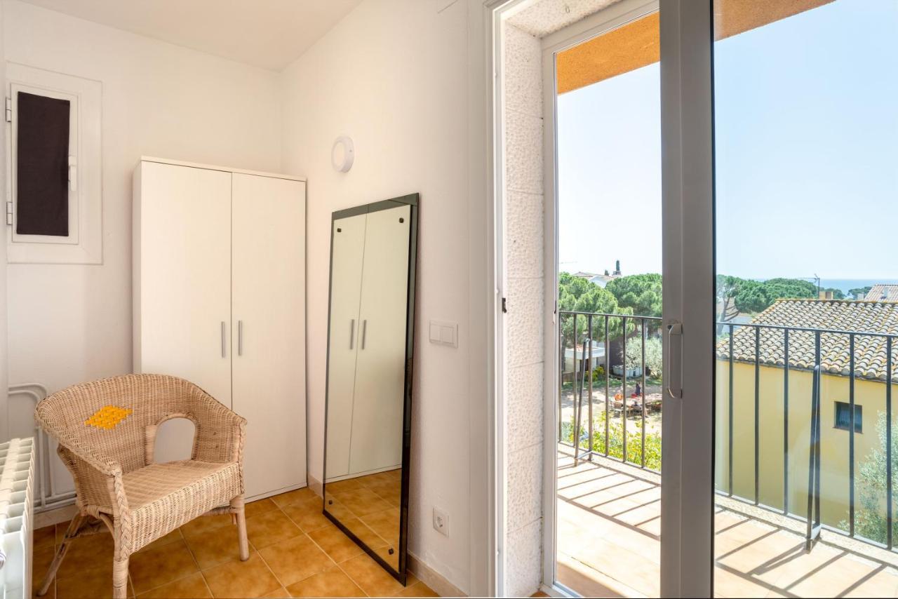Bonita Casa Adosada Con Jardin Privado Y Piscina Comunitaria カレリャ・デ・パラフルジェリ エクステリア 写真