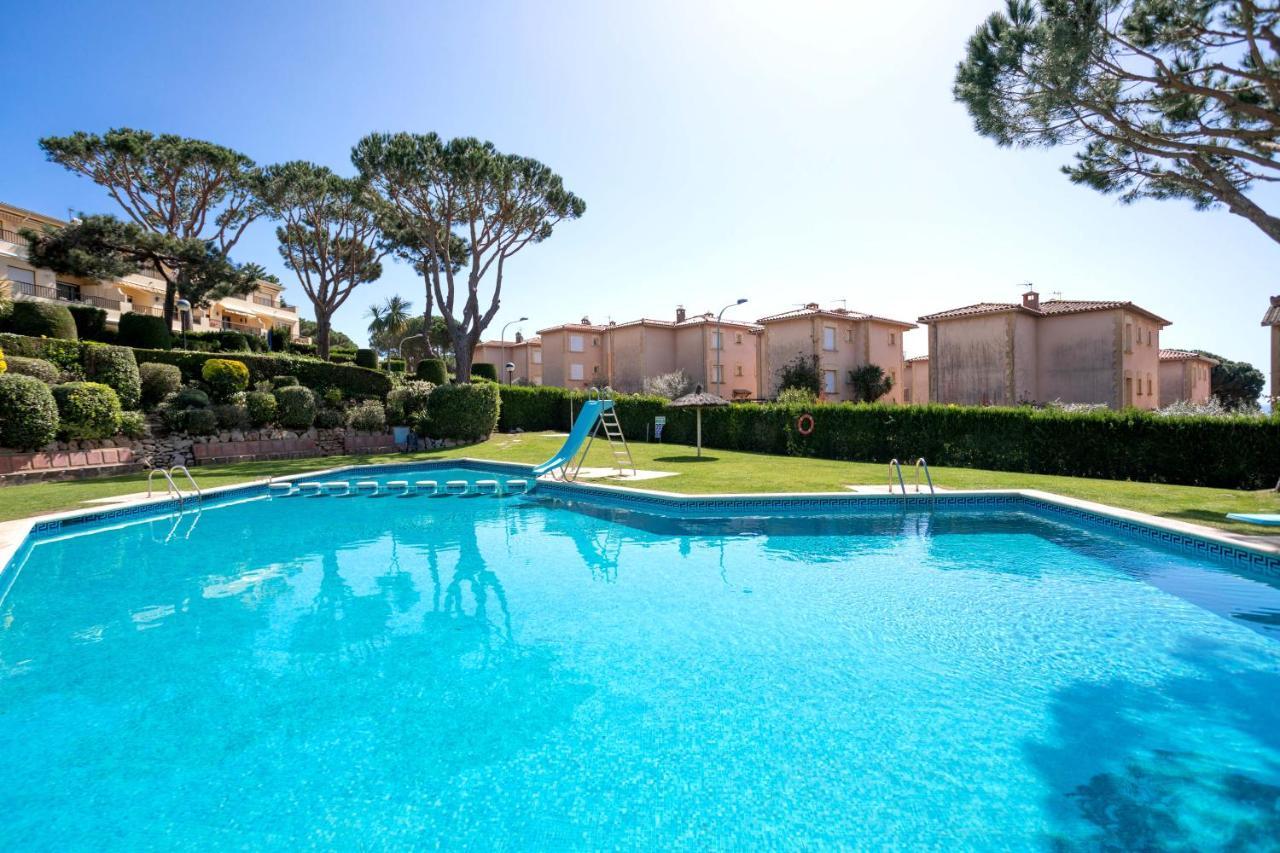 Bonita Casa Adosada Con Jardin Privado Y Piscina Comunitaria カレリャ・デ・パラフルジェリ エクステリア 写真